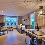 Ruime Luxe 4 Persoons Midden Op De Veluwe * Hoenderloo