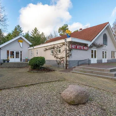 Ruime Luxe 4 Persoons Midden Op De Veluwe * Hoenderloo