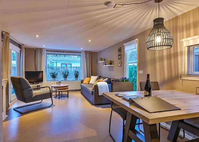 Ruime Luxe 4 Persoons Midden Op De Veluwe * Hoenderloo